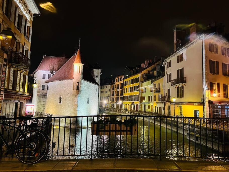Appartement Moderne Vieille Ville Parking Gratuit Annecy Buitenkant foto