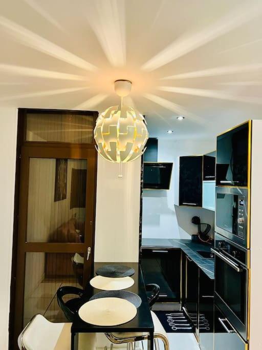 Appartement Moderne Vieille Ville Parking Gratuit Annecy Buitenkant foto